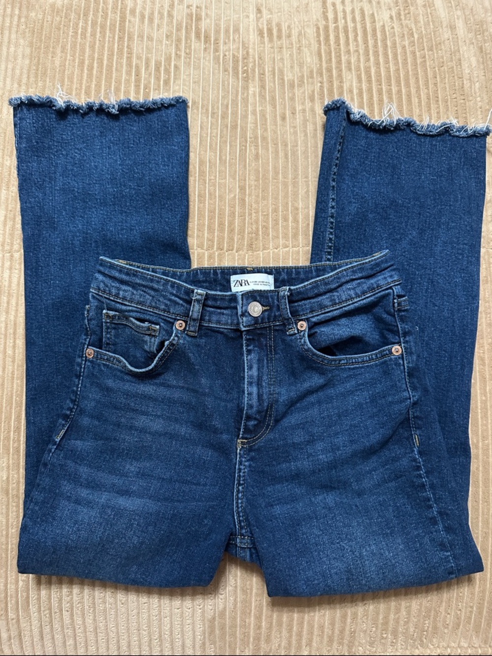 Zara Dark Blue Cropped Frayed-Hem Jeans High Rise size 4
